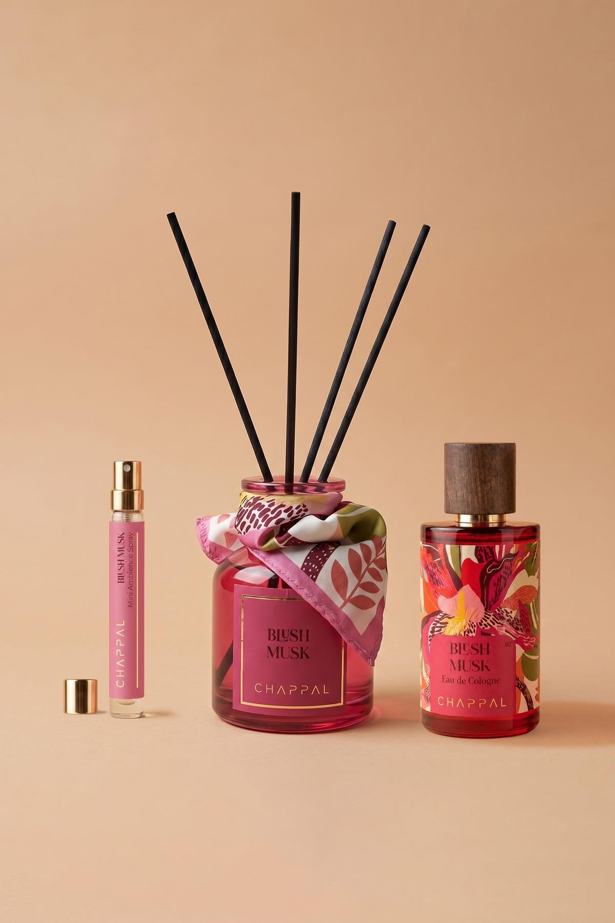 Blush Musk oda kokusu, mum ve tütsüden oluşan üçlü koku ritüeli seti